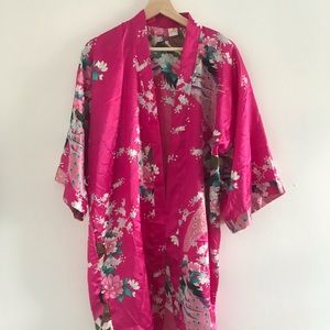 Pick patterned silk robe